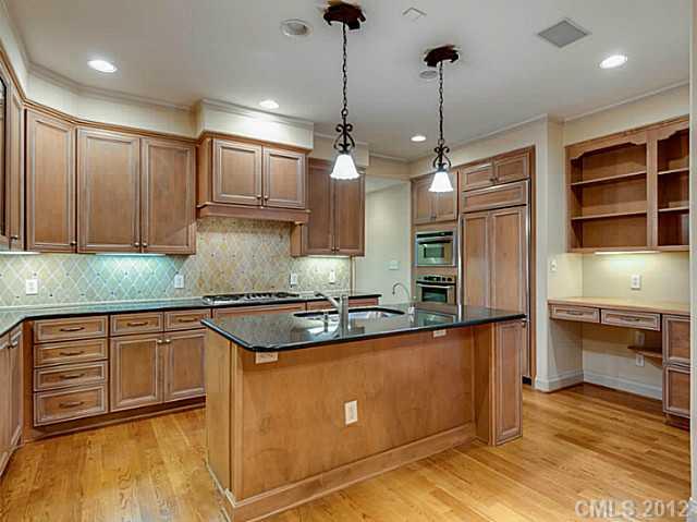 2444 Tanglewood Lane Charlotte NC 28211