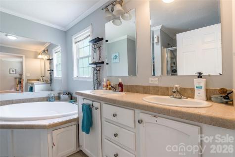 1828 Pine Hollow Place Hudson NC 28638