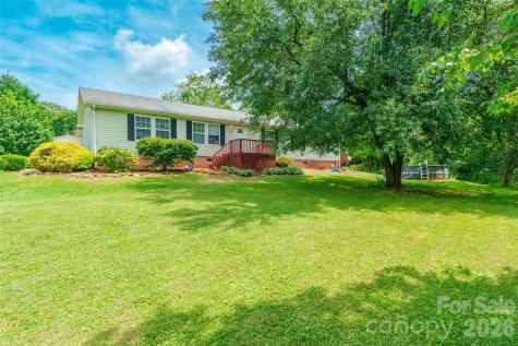1828 Pine Hollow Place Hudson NC 28638