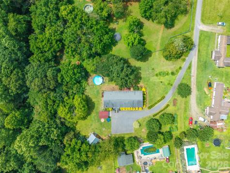 1828 Pine Hollow Place Hudson NC 28638