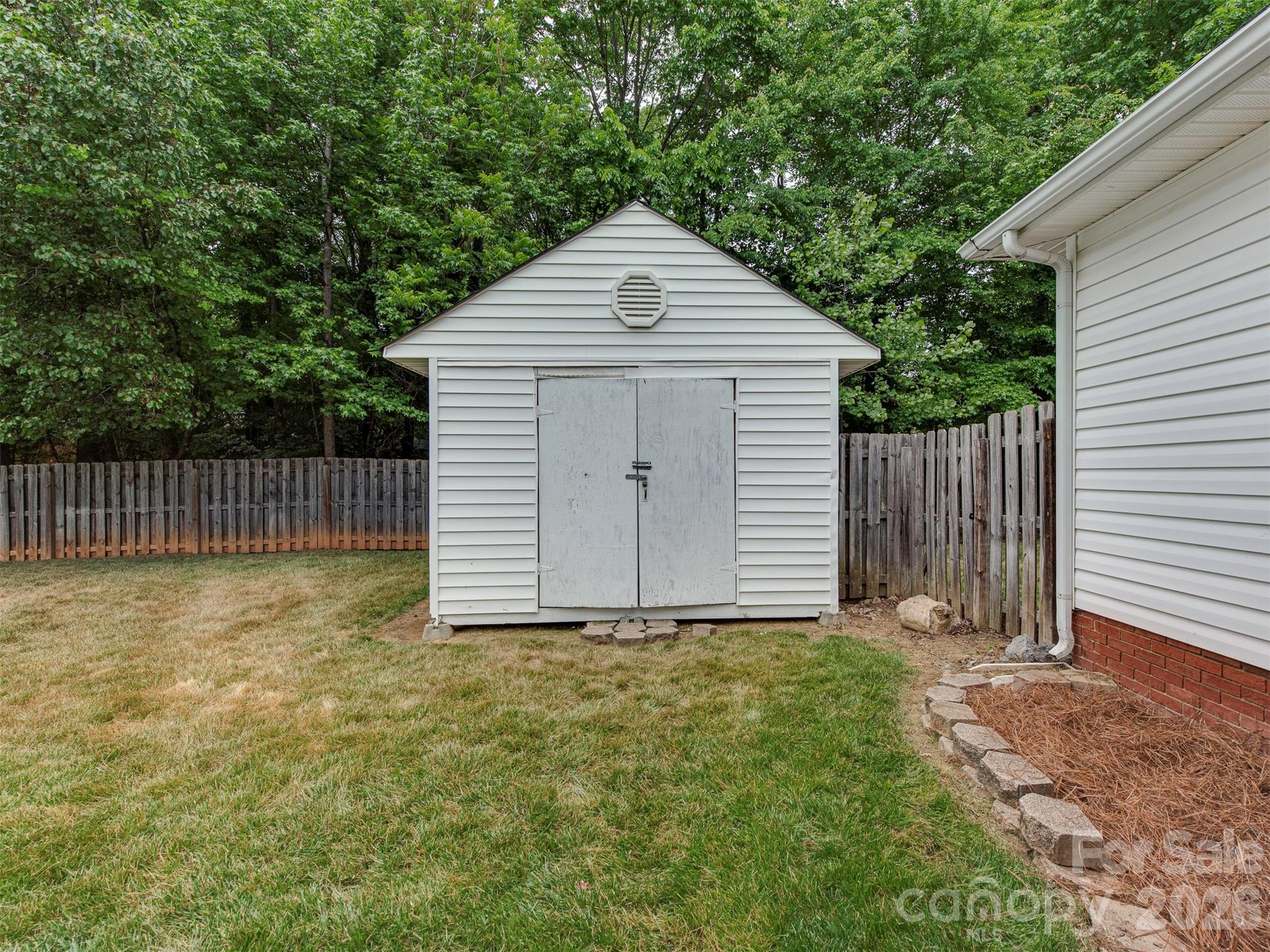 9221 Forest Green Drive Charlotte NC 28227