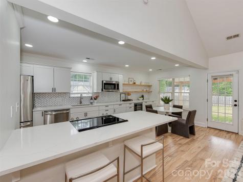 9221 Forest Green Drive Charlotte NC 28227