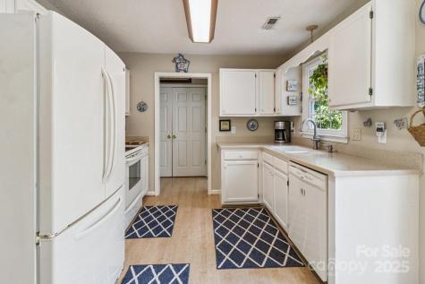 2 Westminster Drive Asheville NC 28804