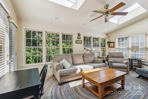2 Westminster Drive Asheville NC 28804