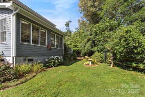 2 Westminster Drive Asheville NC 28804