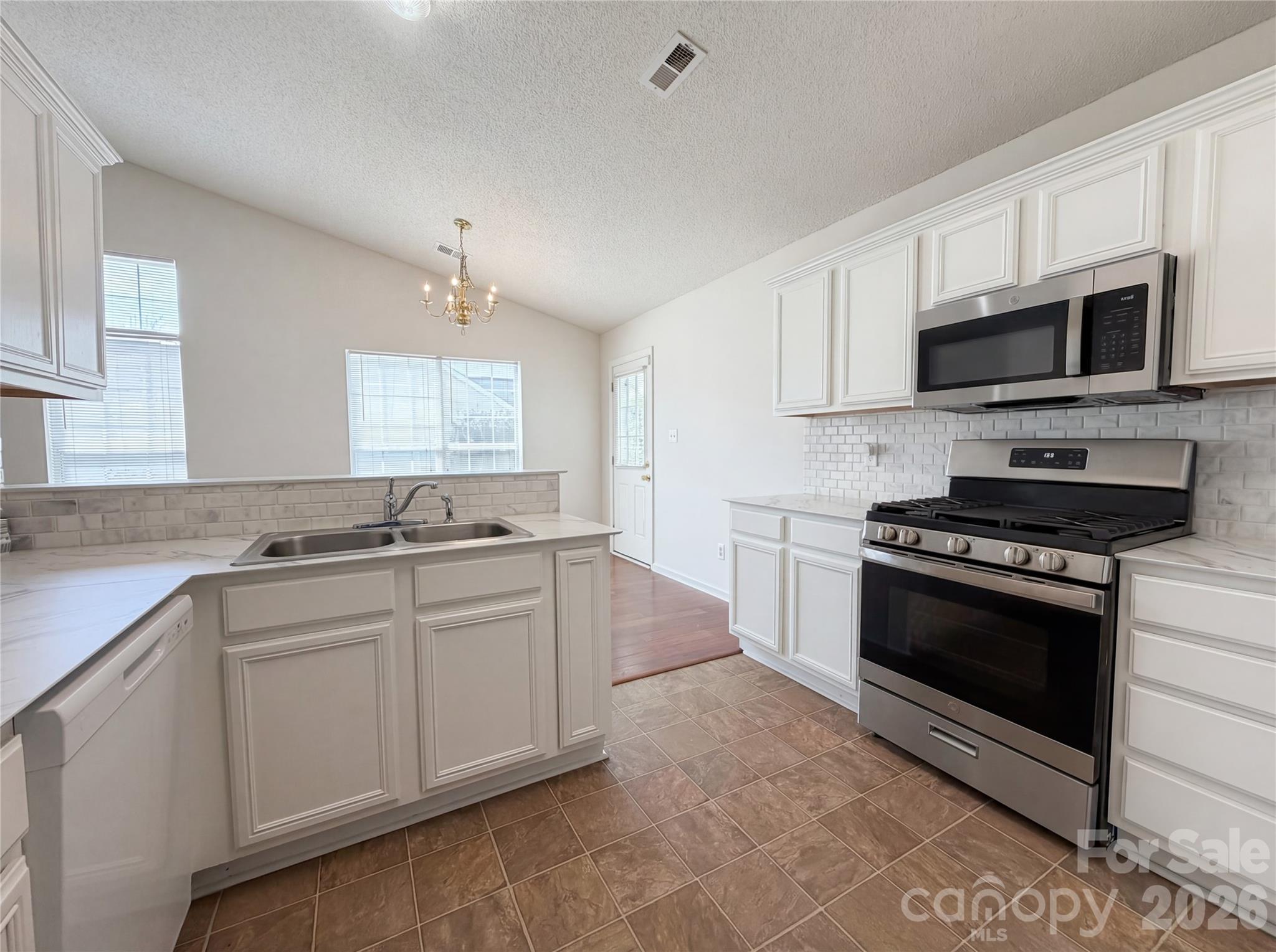 12525 Panthersville Drive Charlotte NC 28269