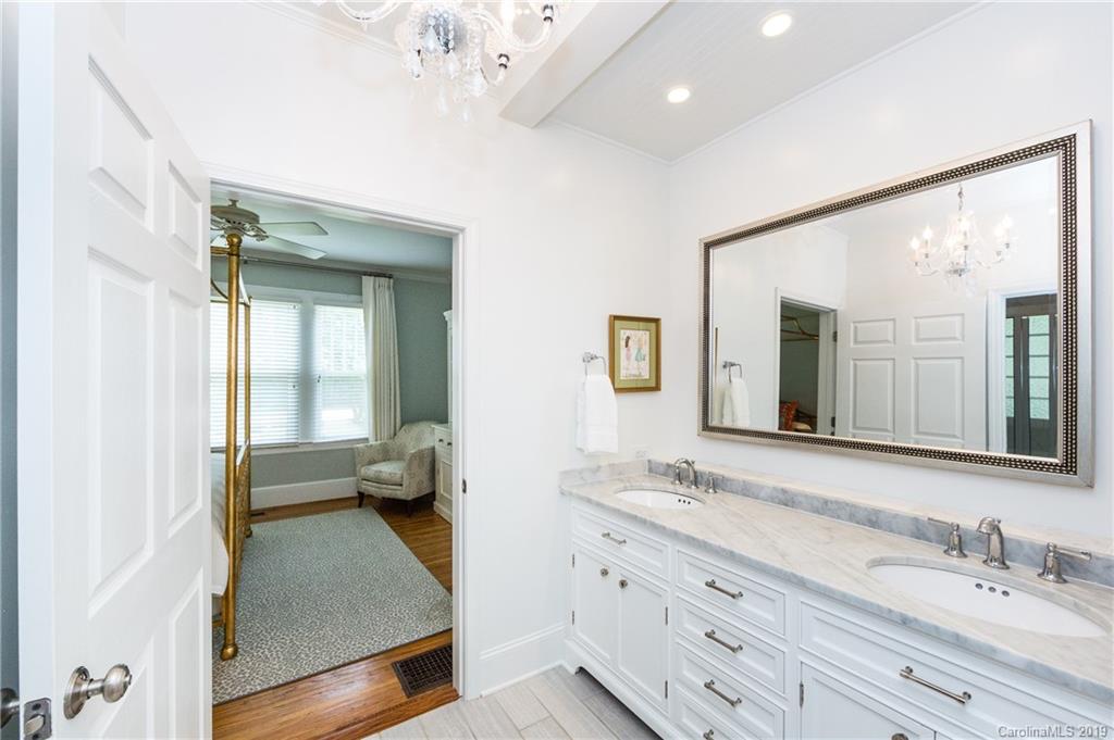 2328 Sharon Road Charlotte NC 28207