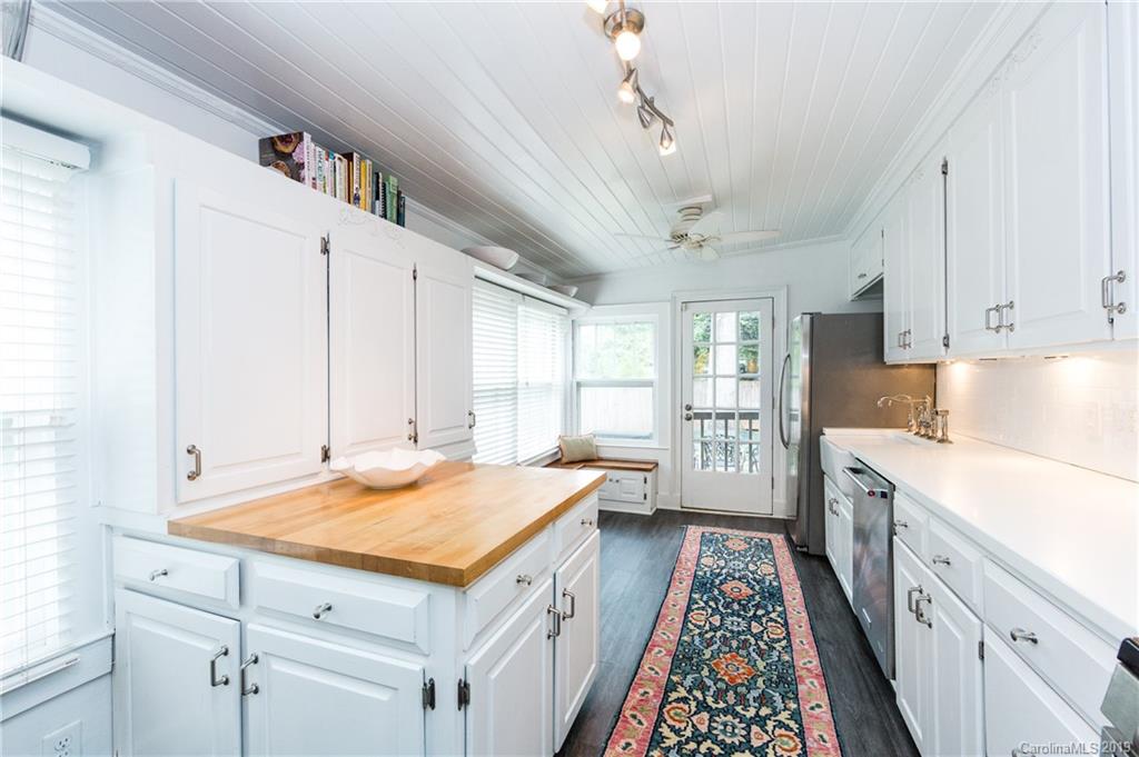 2328 Sharon Road Charlotte NC 28207