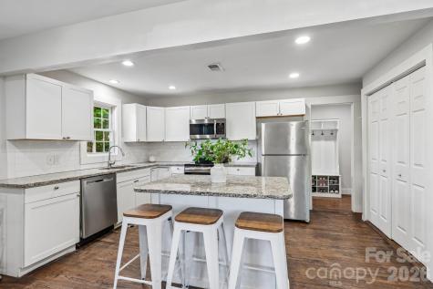 1824 Double Oaks Road Charlotte NC 28206