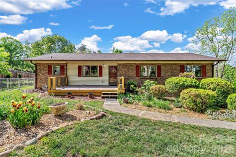 38 Chadwick Wade Drive Asheville NC 28804