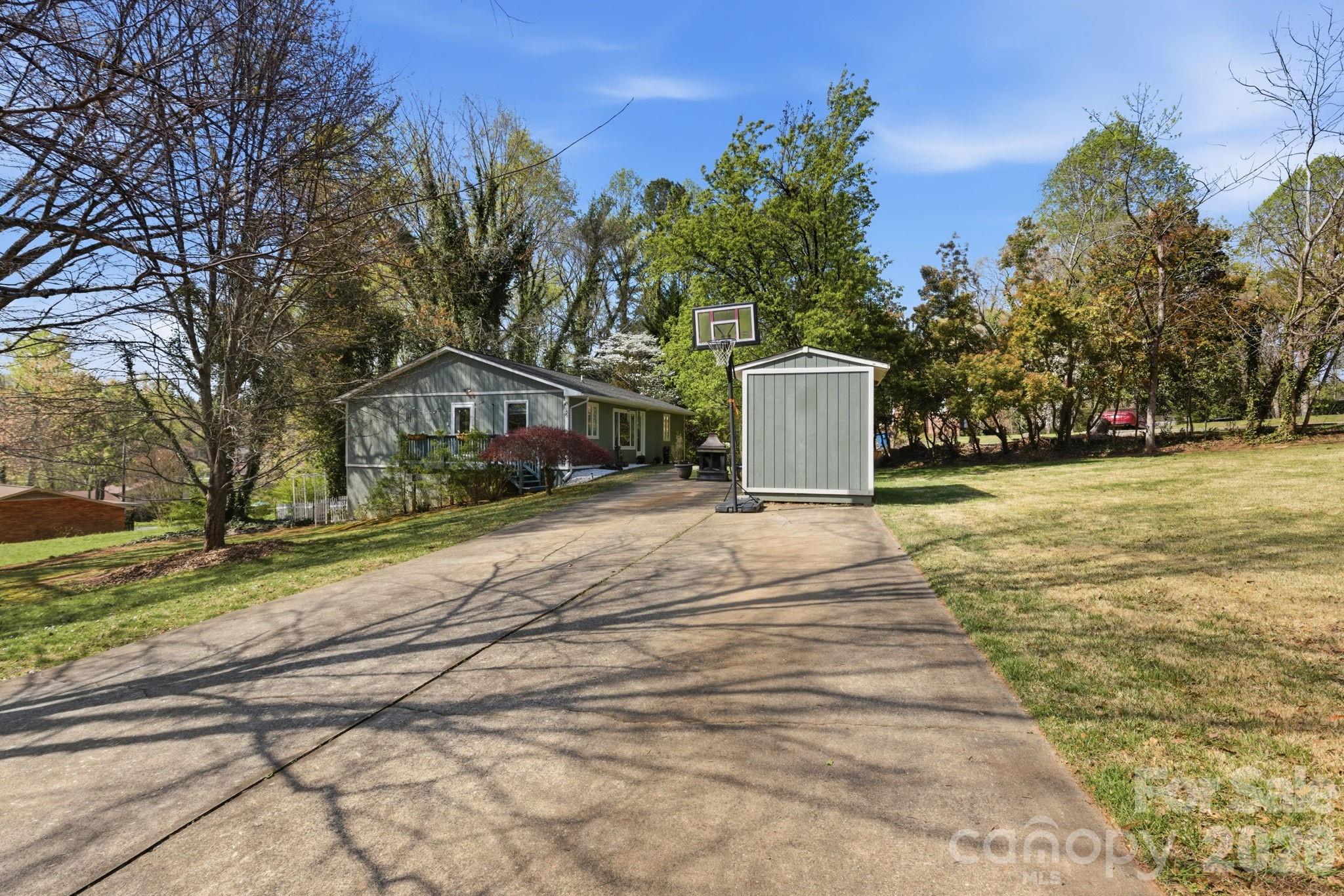 120 42nd Avenue Circle NE Hickory NC 28601