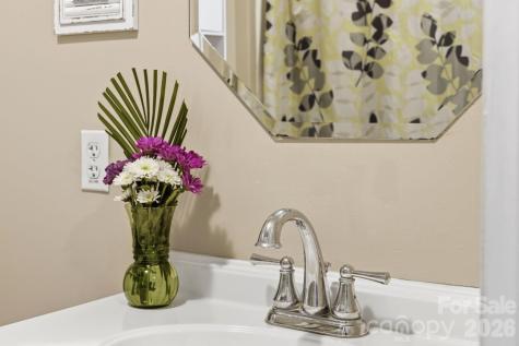 120 42nd Avenue Circle NE Hickory NC 28601