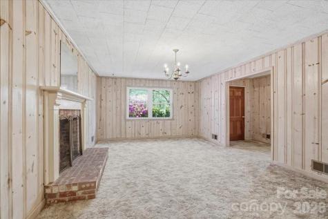 160 Denton Street Columbus NC 28722