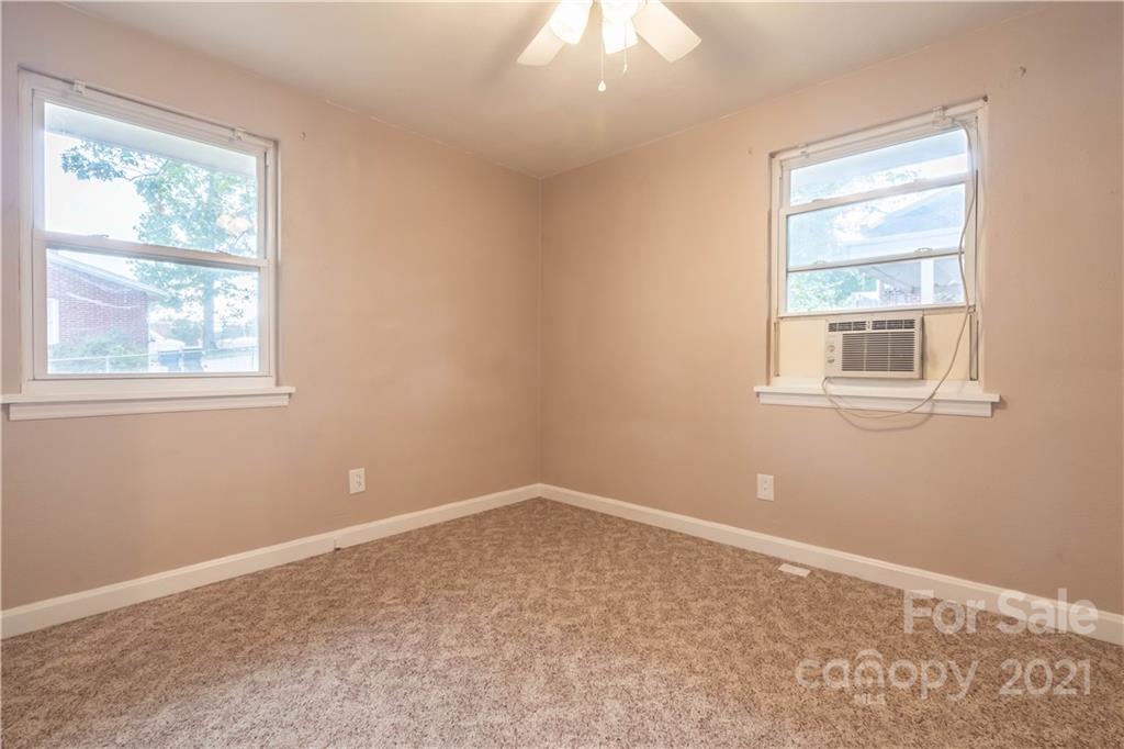 1755 1st Avenue NW Hickory NC 28601