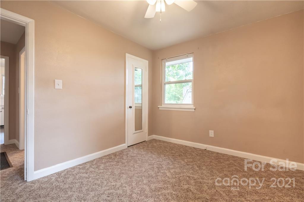 1755 1st Avenue NW Hickory NC 28601