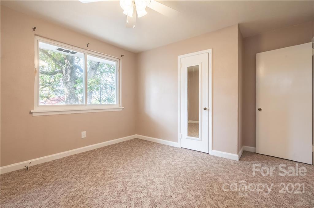1755 1st Avenue NW Hickory NC 28601