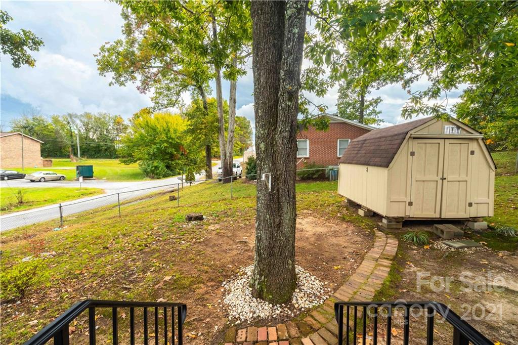 1755 1st Avenue NW Hickory NC 28601