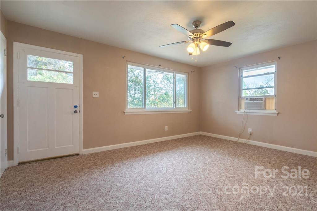 1755 1st Avenue NW Hickory NC 28601