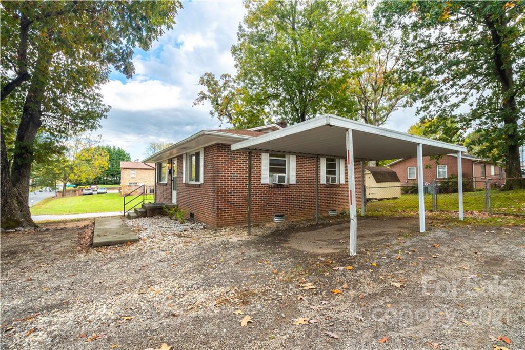 1755 1st Avenue NW Hickory NC 28601