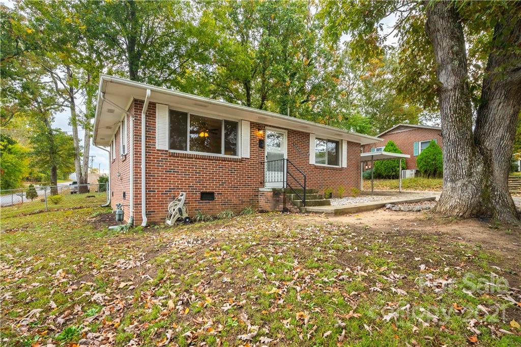 1755 1st Avenue NW Hickory NC 28601