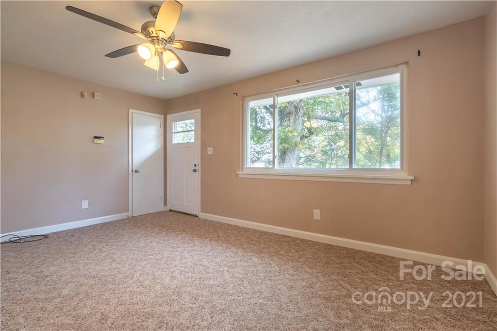 1755 1st Avenue NW Hickory NC 28601