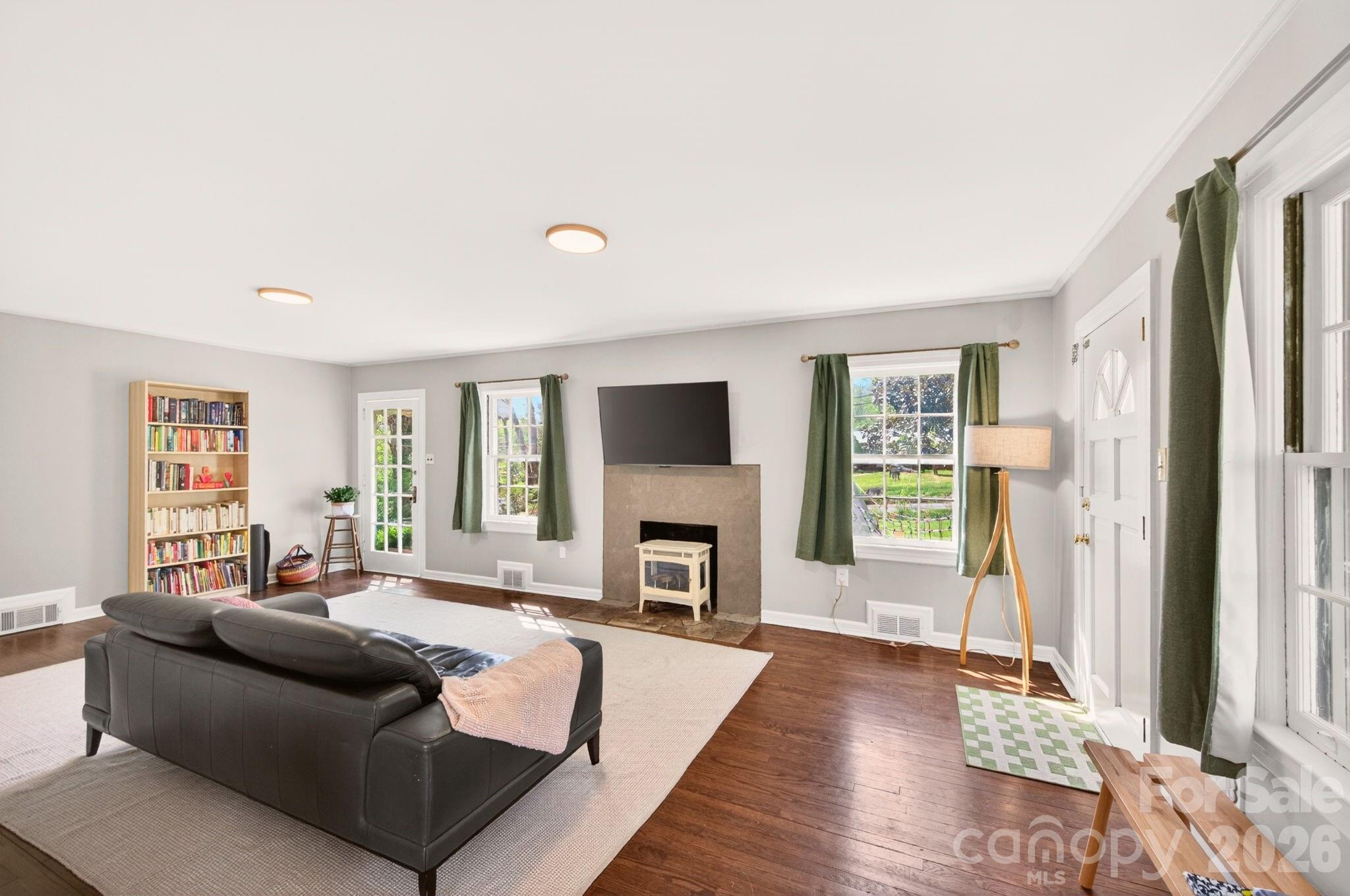 318 Stonewall Avenue Swannanoa NC 28778
