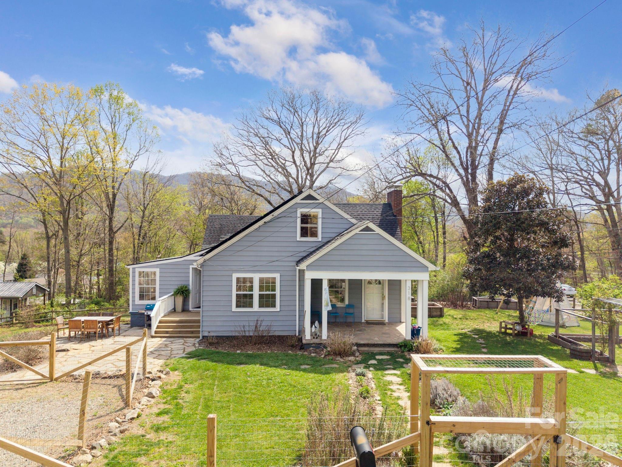 318 Stonewall Avenue Swannanoa NC 28778