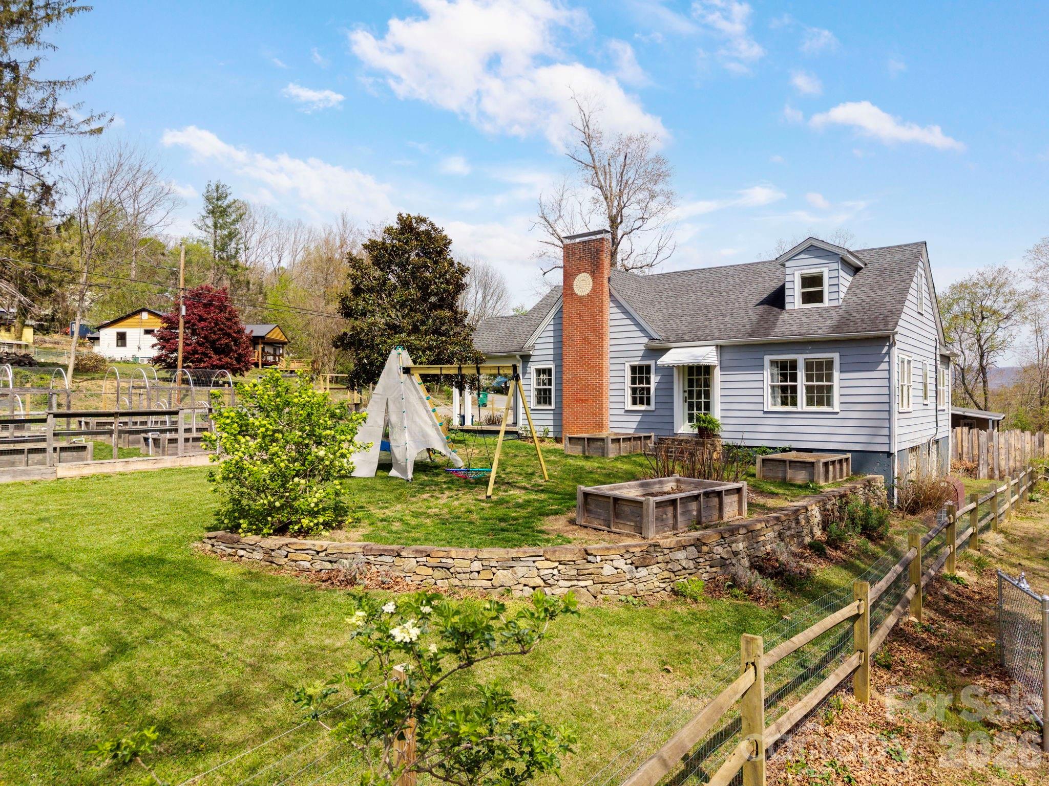 318 Stonewall Avenue Swannanoa NC 28778