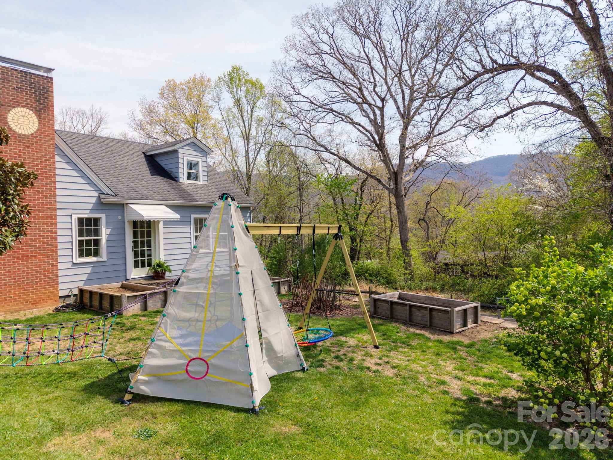 318 Stonewall Avenue Swannanoa NC 28778