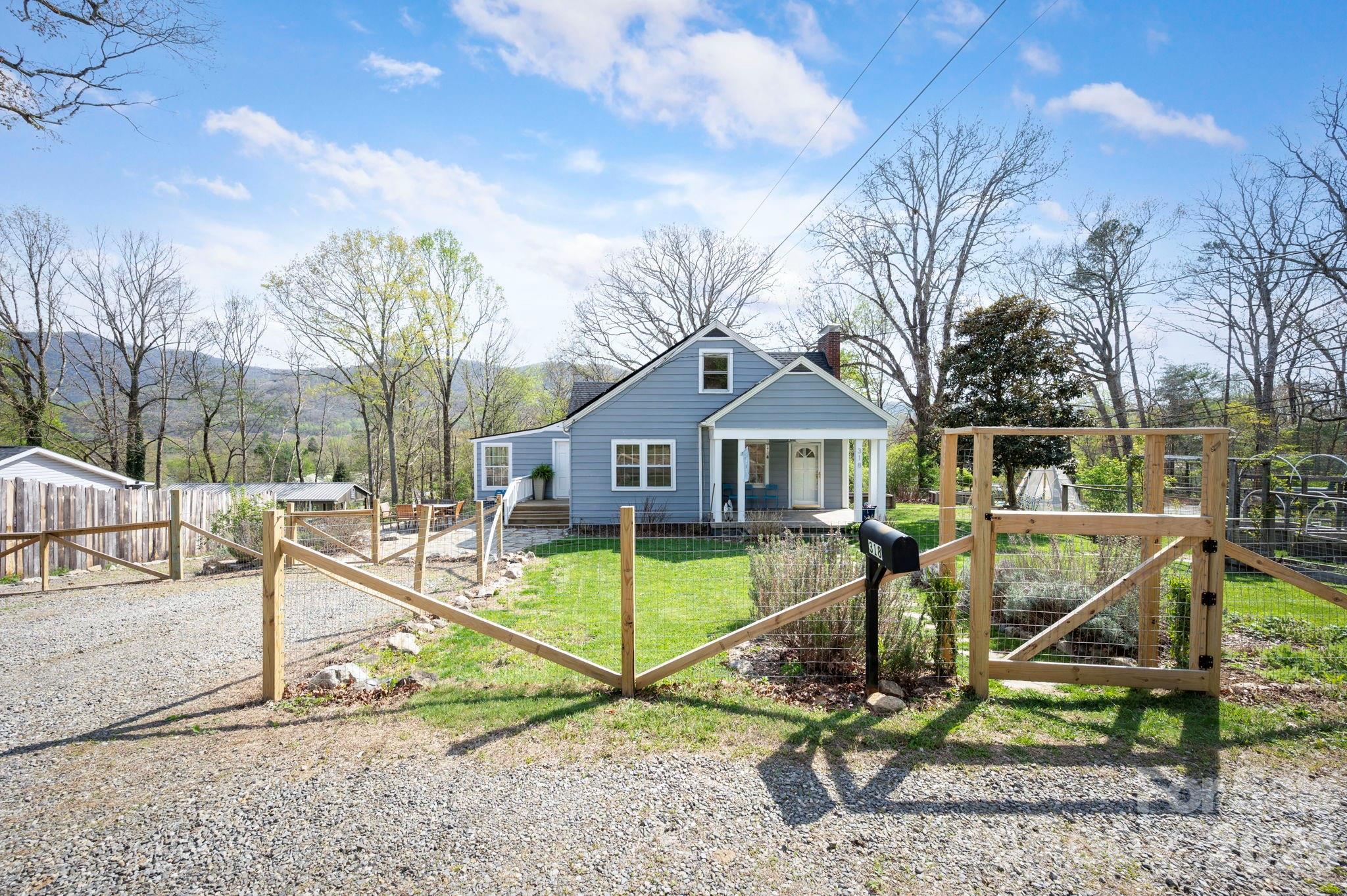 318 Stonewall Avenue Swannanoa NC 28778