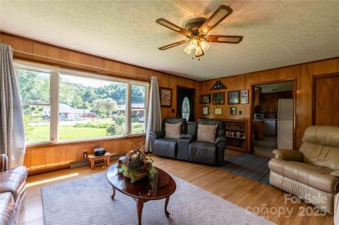 40 Double Island Road Burnsville NC 28714