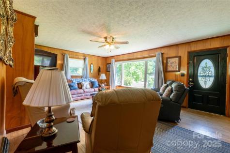 40 Double Island Road Burnsville NC 28714