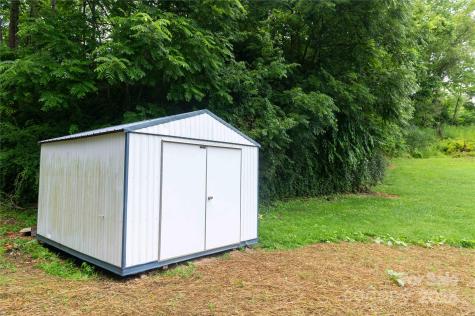 40 Double Island Road Burnsville NC 28714