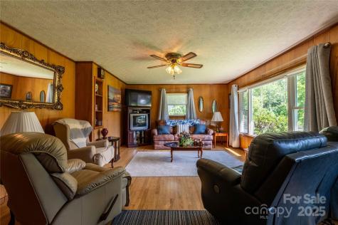 40 Double Island Road Burnsville NC 28714