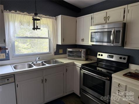 516 Averys Creek Road Arden NC 28704