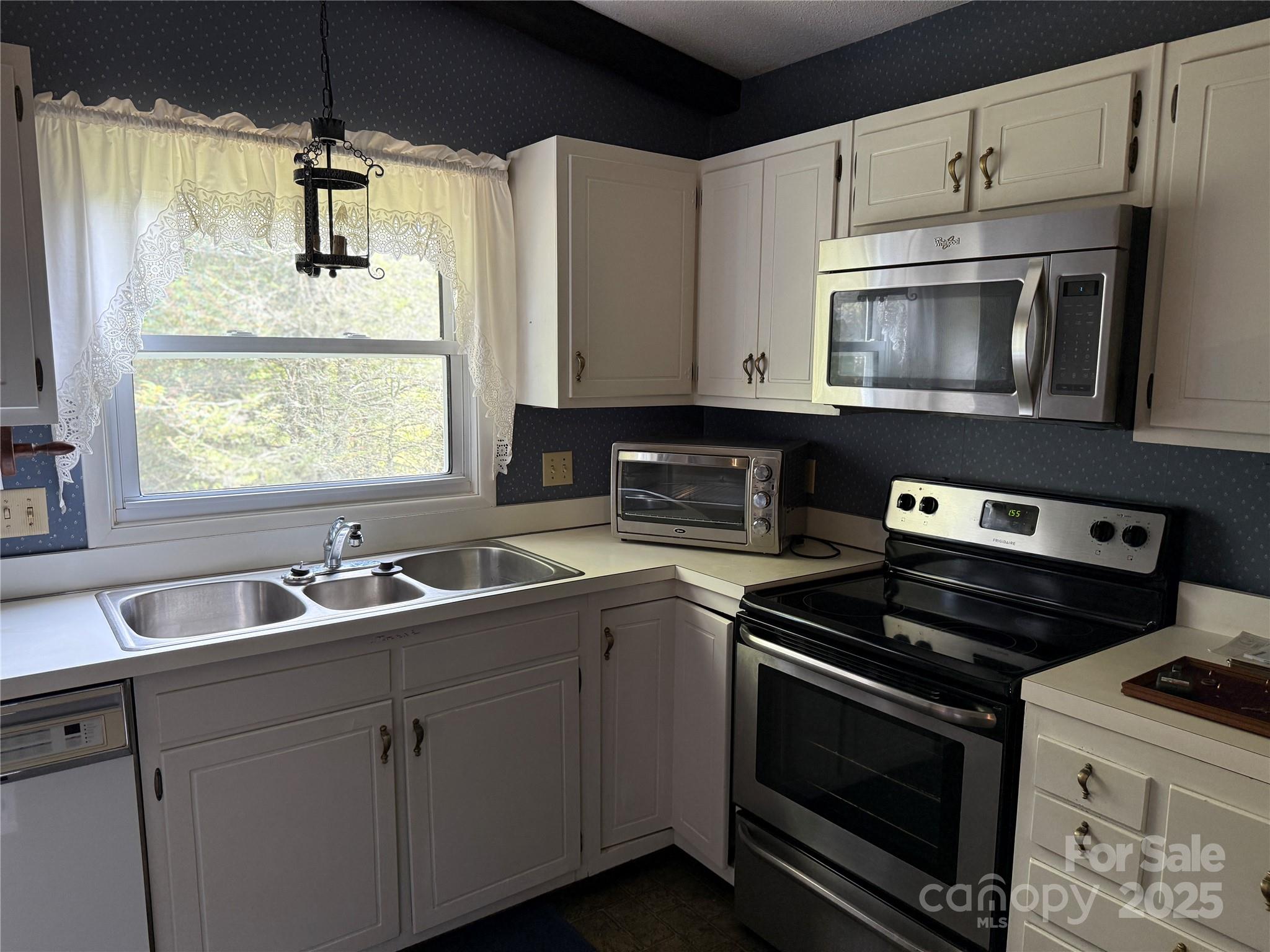 516 Averys Creek Road Arden NC 28704