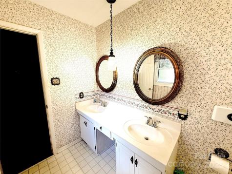 516 Averys Creek Road Arden NC 28704