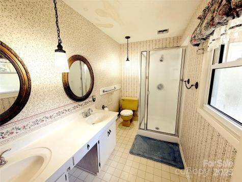 516 Averys Creek Road Arden NC 28704