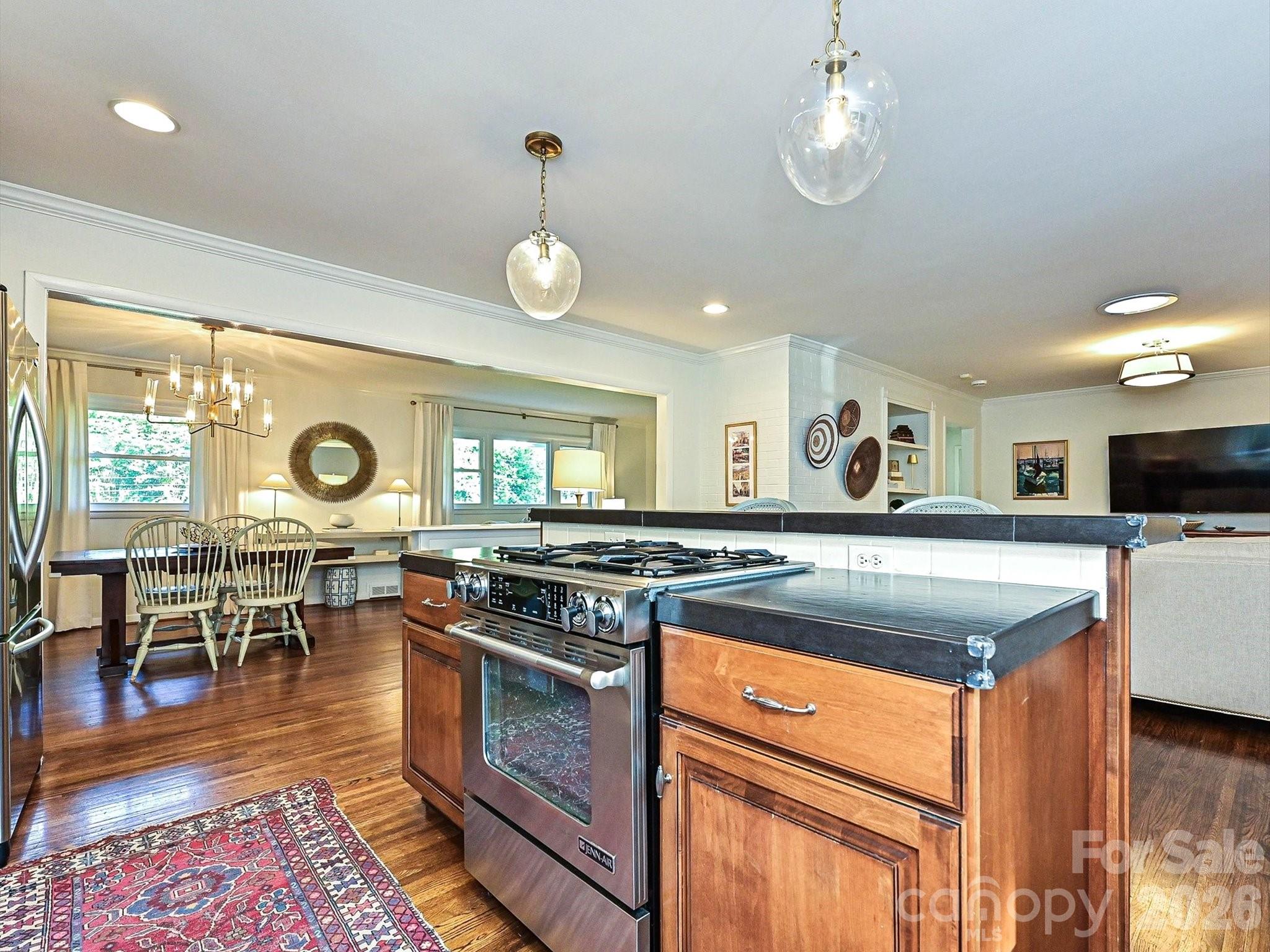 3131 Pinehurst Place Charlotte NC 28209