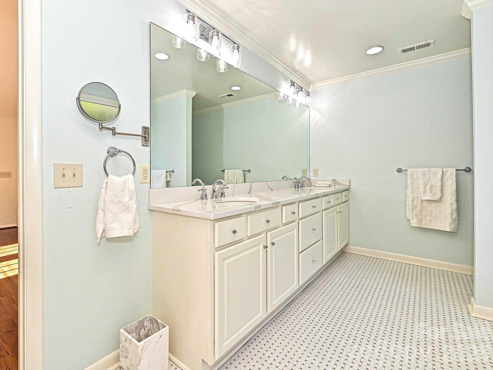 3131 Pinehurst Place Charlotte NC 28209