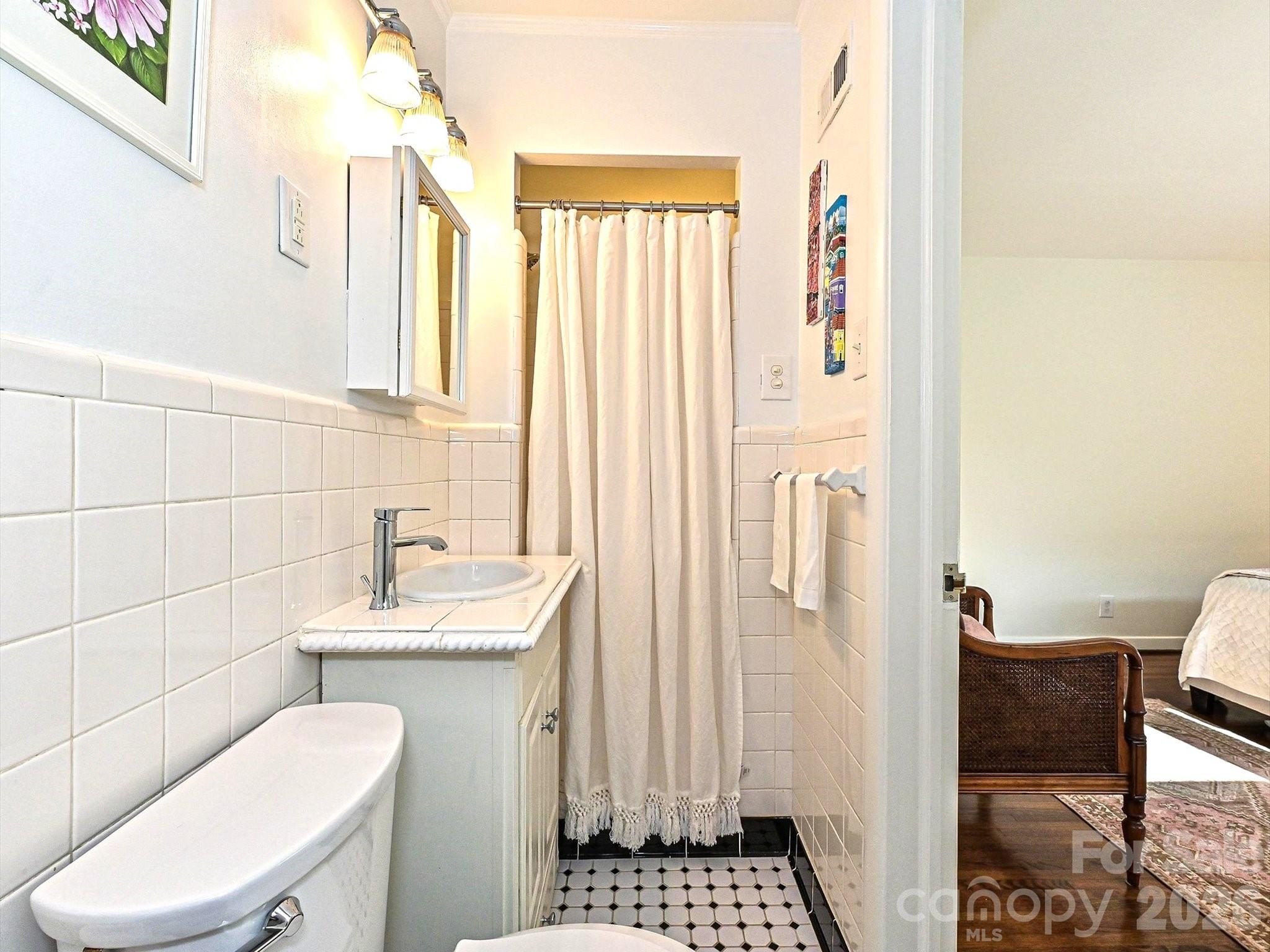 3131 Pinehurst Place Charlotte NC 28209
