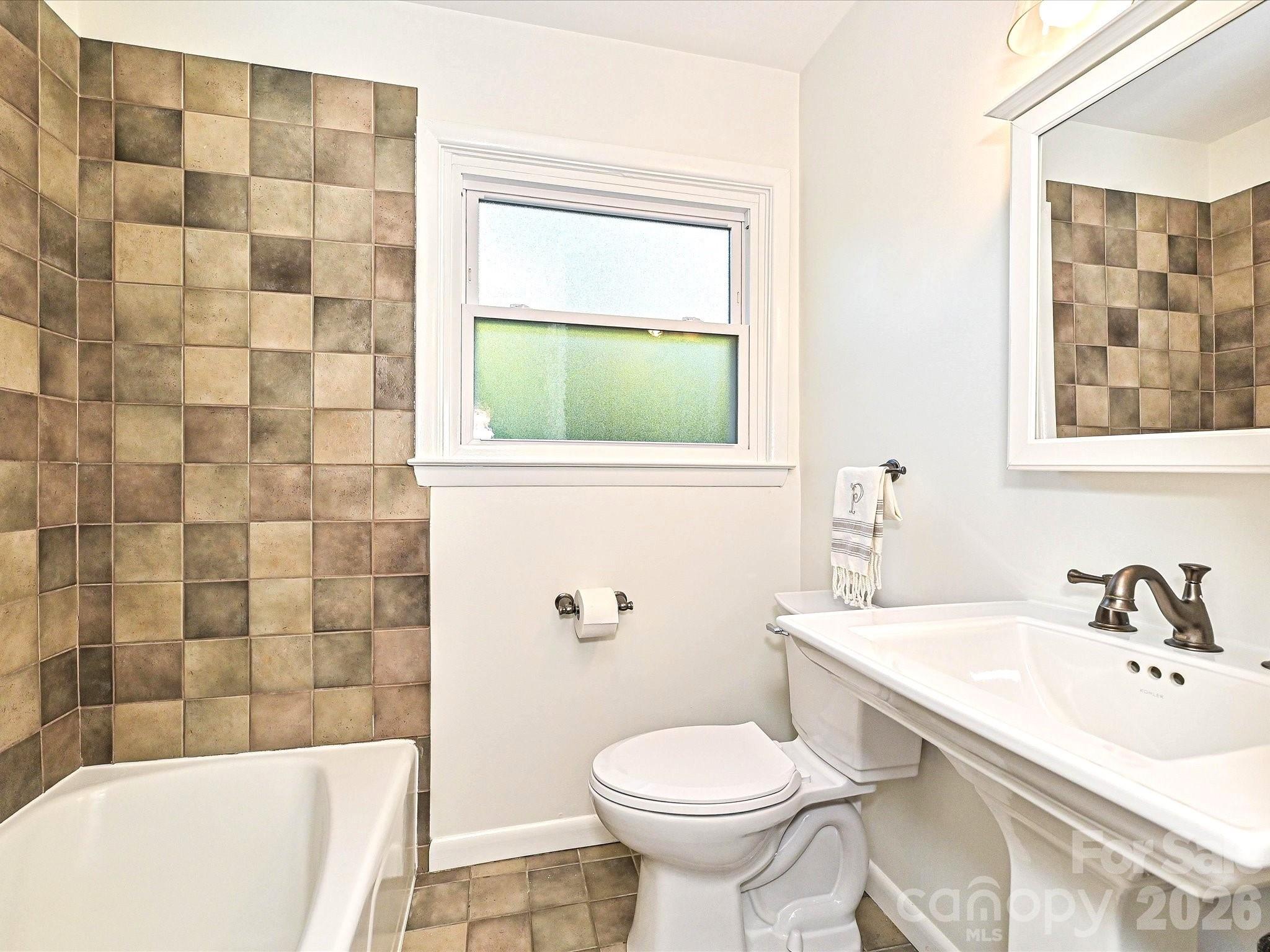 3131 Pinehurst Place Charlotte NC 28209