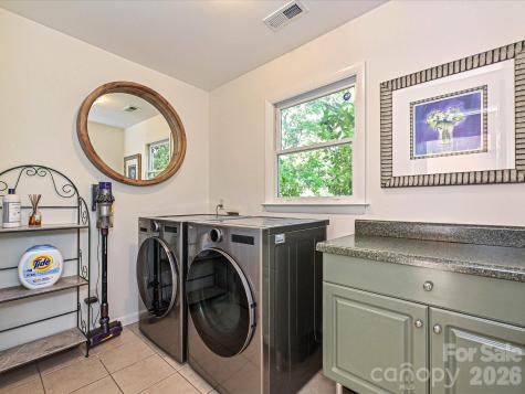 3131 Pinehurst Place Charlotte NC 28209