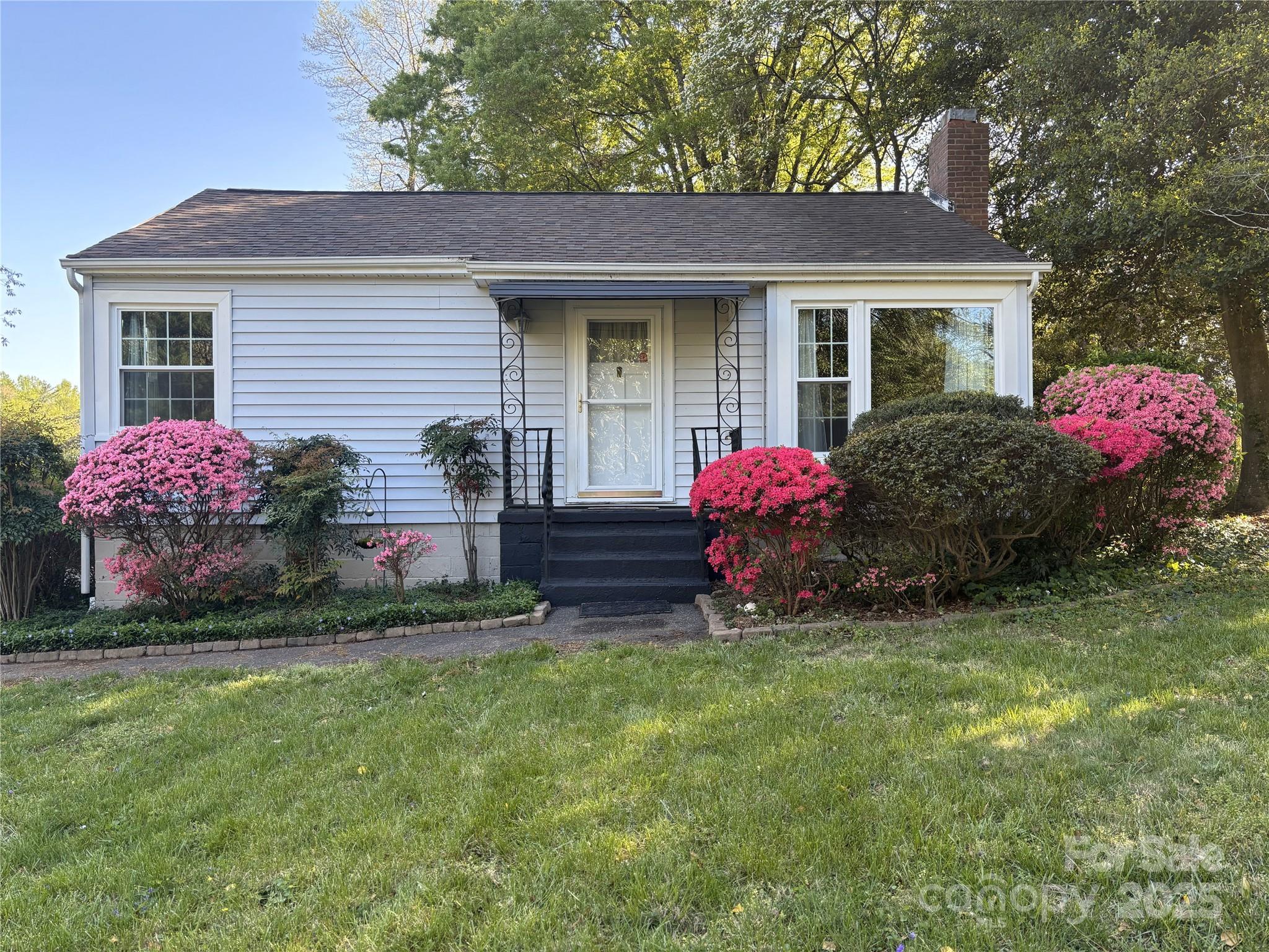 1059 16th Avenue NW Hickory NC 28601