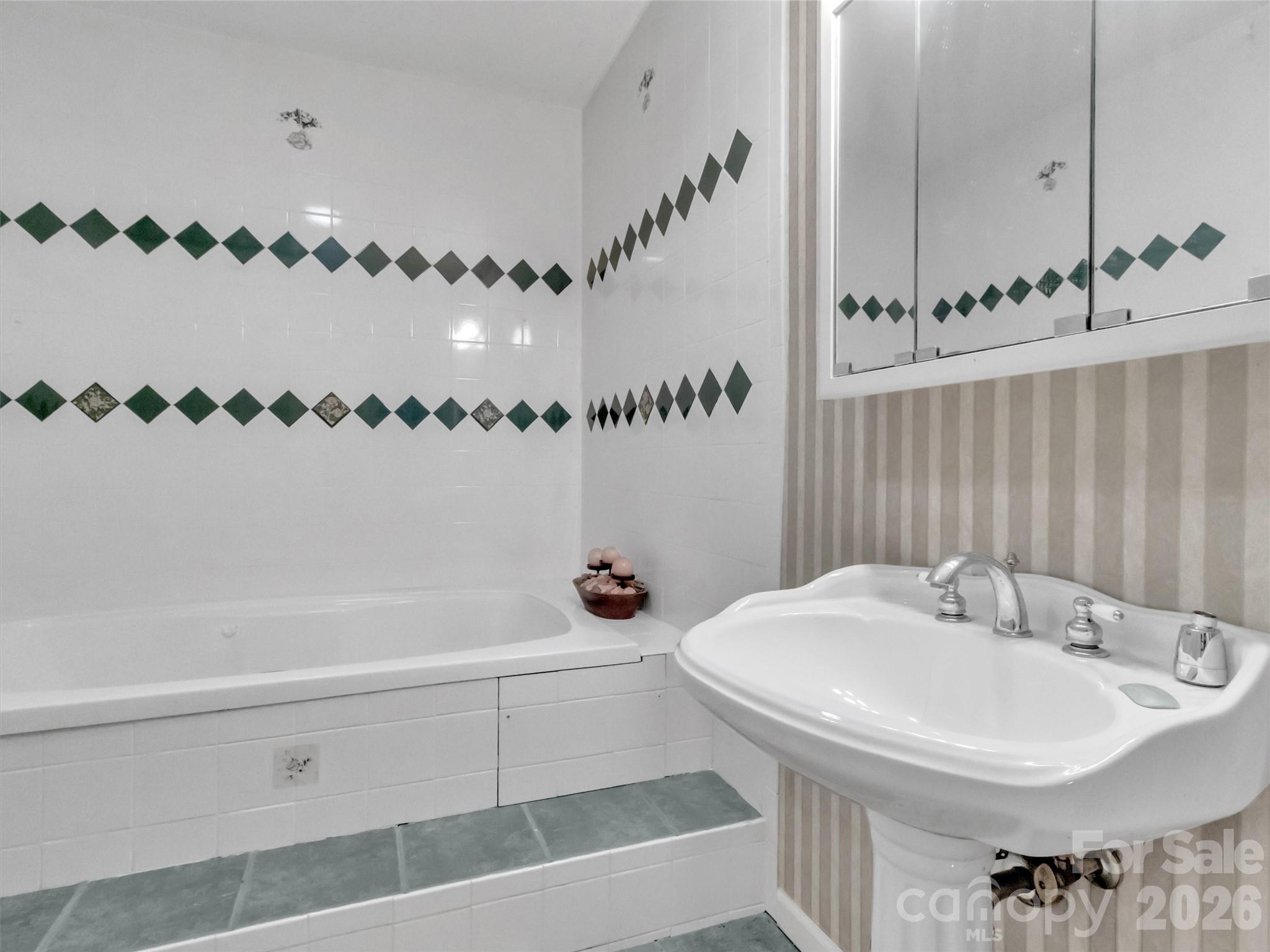 39 Millard Cove Road Leicester NC 28748