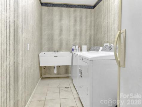 39 Millard Cove Road Leicester NC 28748