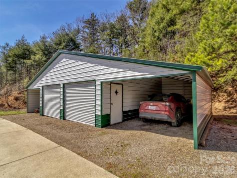 39 Millard Cove Road Leicester NC 28748