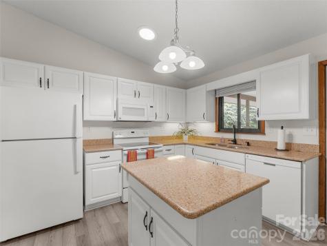 32 Honeysuckle Ridge Road Pisgah Forest NC 28768