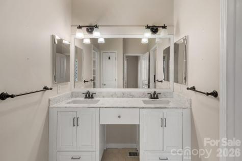451 Crescent Trail Highlands NC 28741