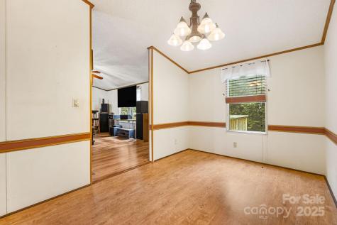 15 Robin Lane Asheville NC 28806